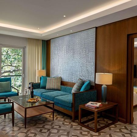 Movenpick Resort & Spa Boracay Yapak Екстериор снимка A suite at the Taj Bengal