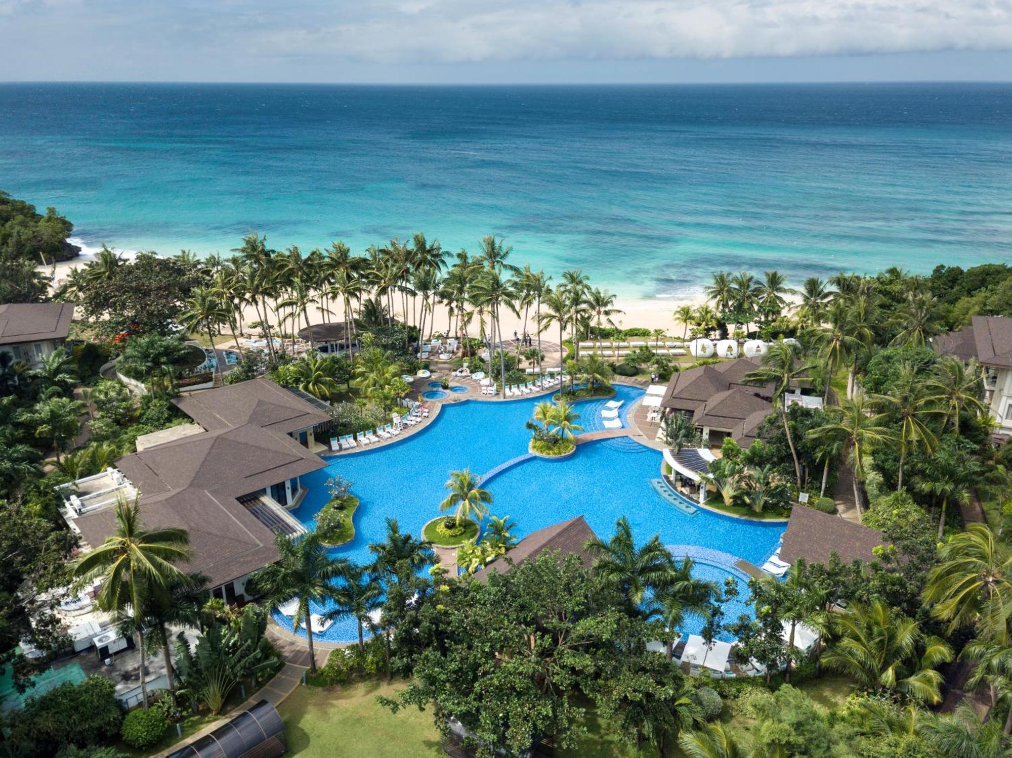 Movenpick Resort & Spa Boracay Yapak Екстериор снимка The pool at the Hard Rock Hotel
