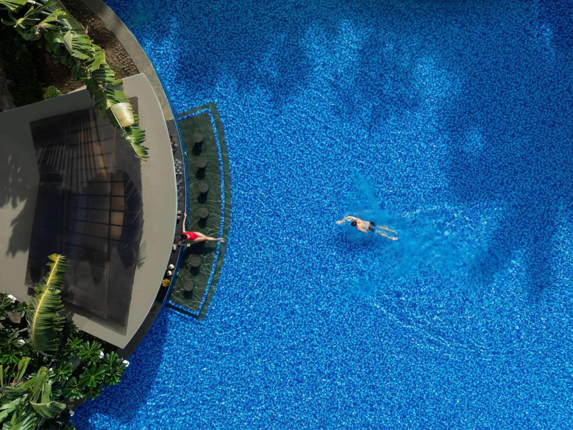 Movenpick Resort & Spa Boracay Yapak Екстериор снимка Aerial view of the pool