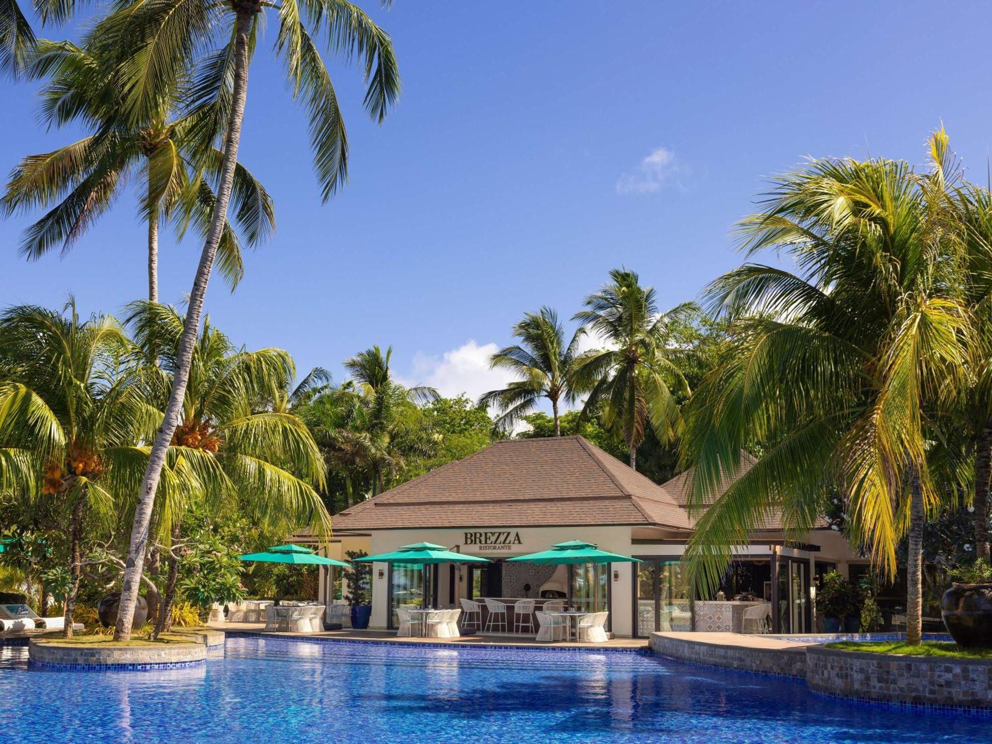 Movenpick Resort & Spa Boracay Yapak Екстериор снимка The swimming pool at the resort