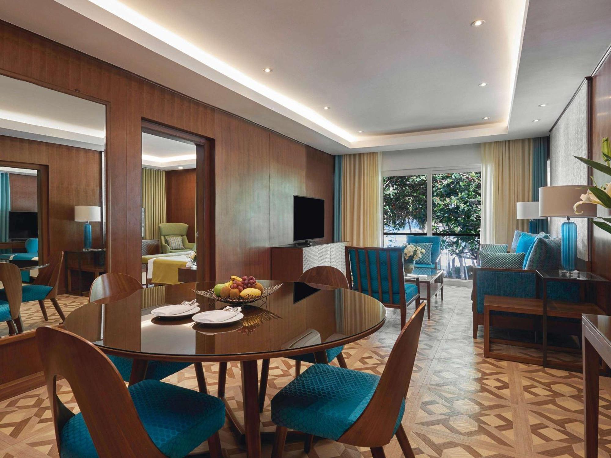 Movenpick Resort & Spa Boracay Yapak Екстериор снимка Suite at the Hilton Athens