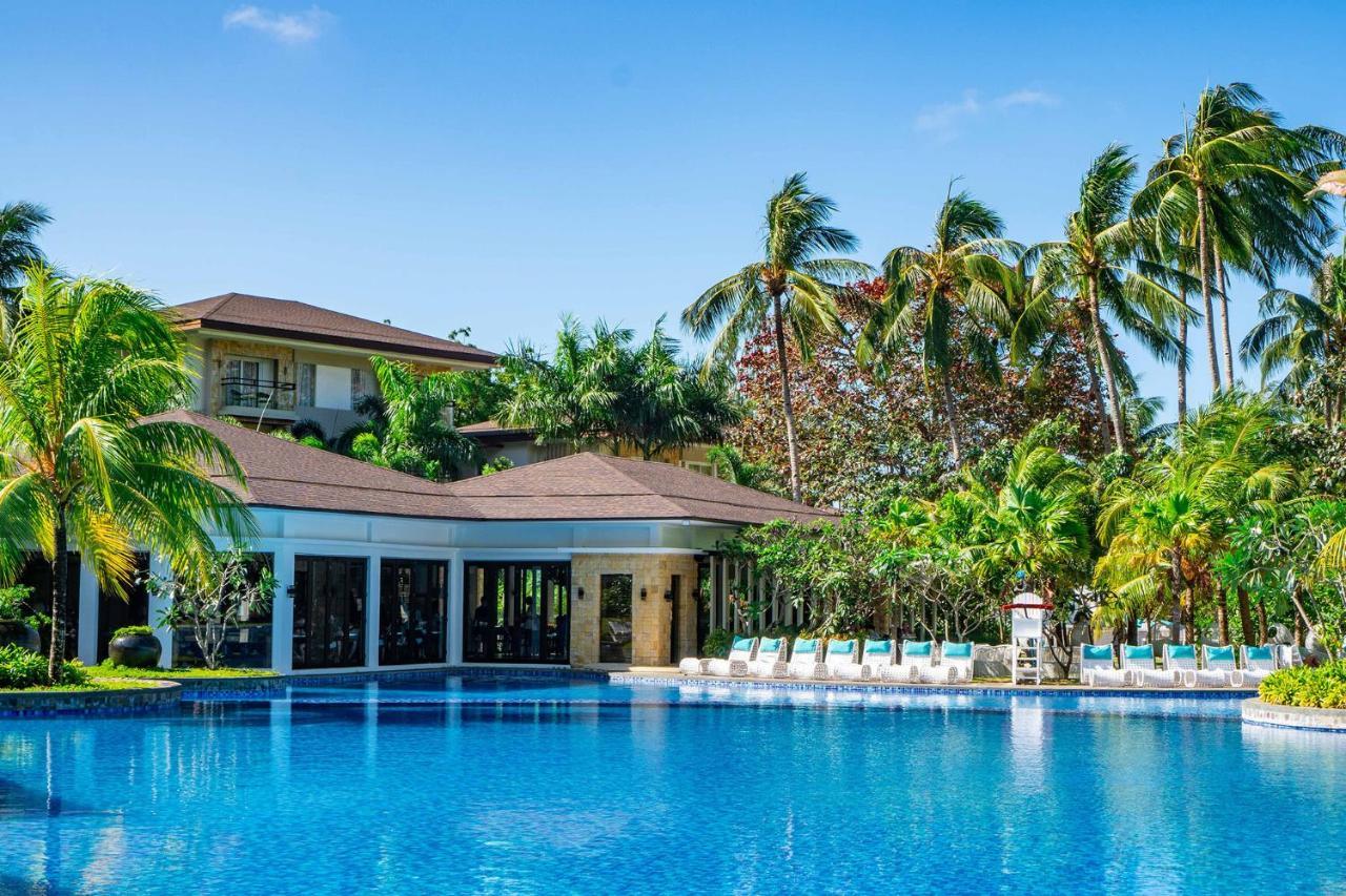 Movenpick Resort & Spa Boracay Yapak Екстериор снимка The swimming pool at the resort