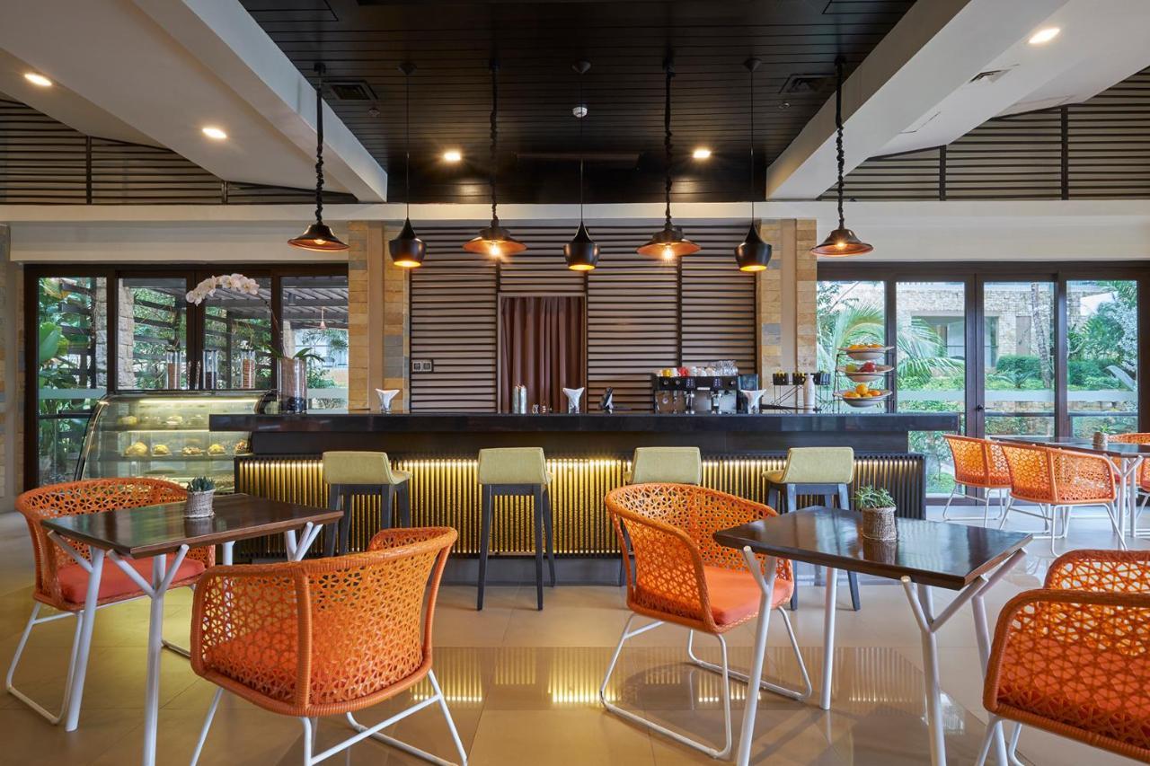Movenpick Resort & Spa Boracay Yapak Екстериор снимка The Coffee Shop